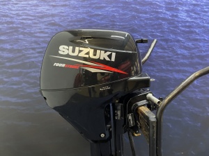 Suzuki 8 pk buitenboordmotor perfecte staat Langstaart elektrische start
