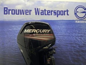 Mercury buitenboordmotor 115 pk jong gebruikte zo goed als nieuwe motor