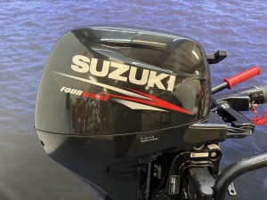 “ Suzuki 9.9pk | Kortstaart | Knuppel  | Zo goed als nieuw “ DF9.9AS kortstaart, knuppel besturing