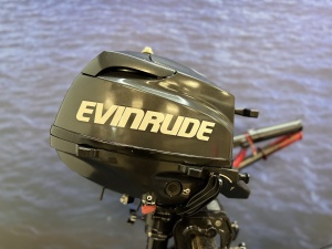 “ Evinrude/Mercury 3.5 pk buitenboordmotor kortstaart “ Zo goed als nieuwe gebruikte kortstaart