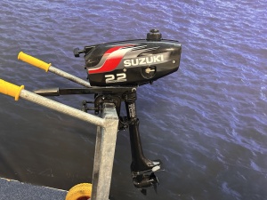 “ Suzuki 2.2 pk buitenboordmotor | Uniek is nog als nieuw “ DF 2.2 kortstaart