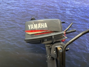 Yamaha 5 pk Yamaha Buitenboordmotor vijf pk kortstaart