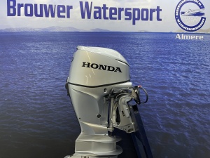 “ Honda 60 pk buitenboordmotor | 40 Vaaruren “ Honda BF60 LRTU zo goed als nieuwe gebruikte motor