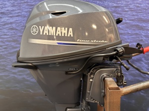 “ Yamaha 20 pk buitenboordmotor | Nieuwstaat “ Gebruikte maar nog als nieuwe  kortstaart
