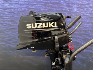 Suzuki 6 pk buitenboordmotor | Nieuwstaat 8 vaaruren Kortstaart zo goed als nieuwe gebruikte motor