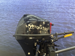 Tohatsu 9.8 buitenboordmotor Kort staart 4 takt 2 cilinder!!