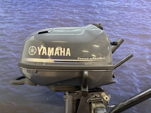 “ Yamaha 6pk buitenboordmotor | Nieuwstaat | 5 vaar uren “ F6CMHS zo goed als nieuwe gebruikte motor