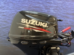 “ Suzuki 20 pk Kortstaart | Knuppel  | Zo goed als nieuw “ DF20AS “Kortstaart | Knuppel bediend |