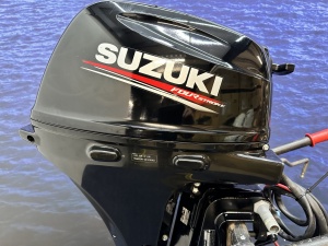 Suzuki 20 pk buitenboordmotor nieuwstaat van eerste eigenaar DF20ARL Langstaart elektrische start afstandsbediening