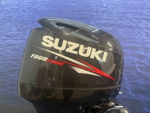 “ Suzuki 60 pk | Zo goed als Nieuw | PowerTrim • Langstaart elektrische start powertrim