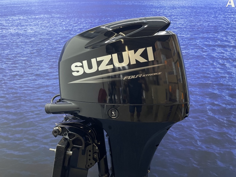 “ Suzuki 60 pk buitenboordmotor | Bouwjaar 2025 | 15 Uren ! Langstaart elektrische start powertrim
