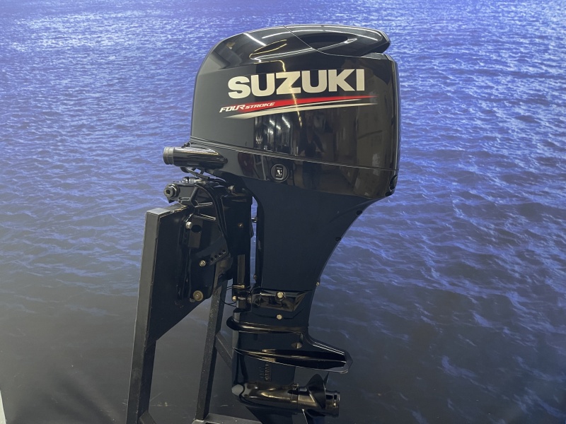 Suzuki 40 pk  buitenboordmotor langstaart el start powertrim