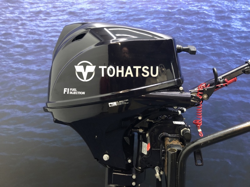 Tohatsu 20 pk buitenboordmotor demo slechts 5 vaaruren!! Langstaart knuppel besturing elektrische start