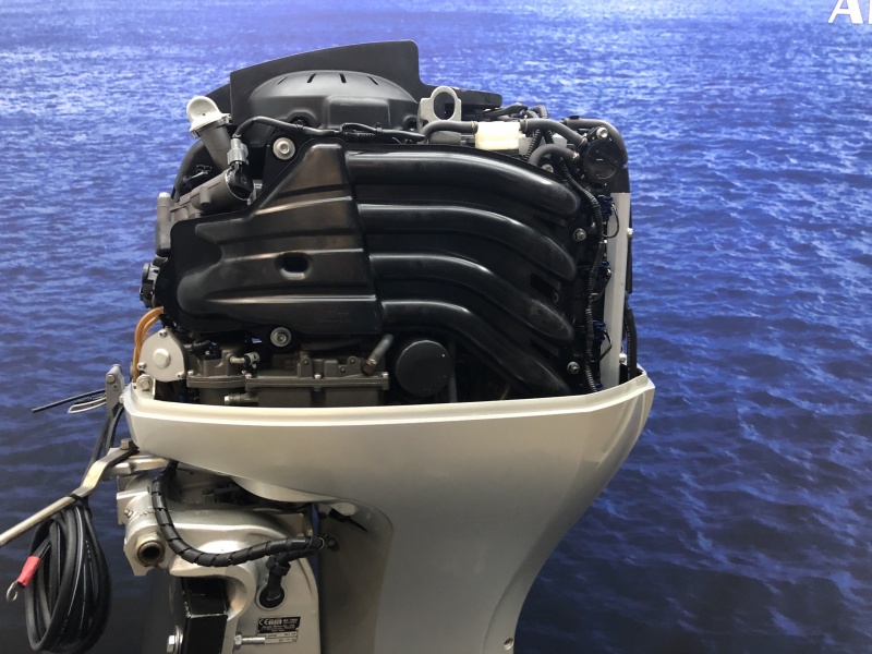 Honda 90 pk buitenboordmotor slechts 111 vaaruren Gebruik motor maar zo goed als nieuw Langstaart