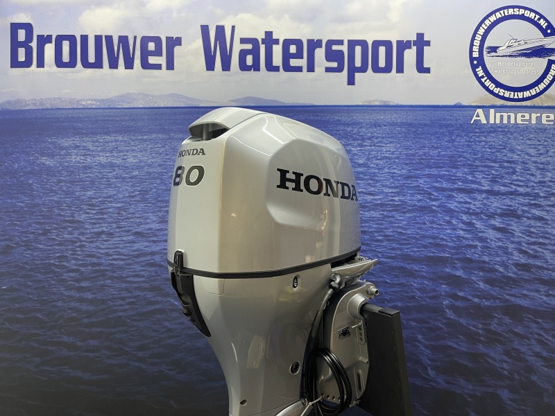 Honda 80 pk buitenboordmotor 16 vaaruren nieuw staat BF80 LRTU n
