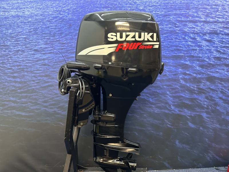 Suzuki 40 pk  buitenboordmotor langstaart el start powertrim