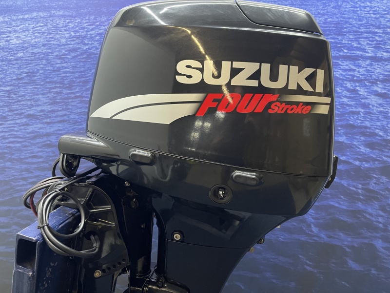 Suzuki 40 pk  buitenboordmotor langstaart el start powertrim