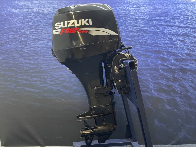 Suzuki 40 pk  buitenboordmotor langstaart el start powertrim