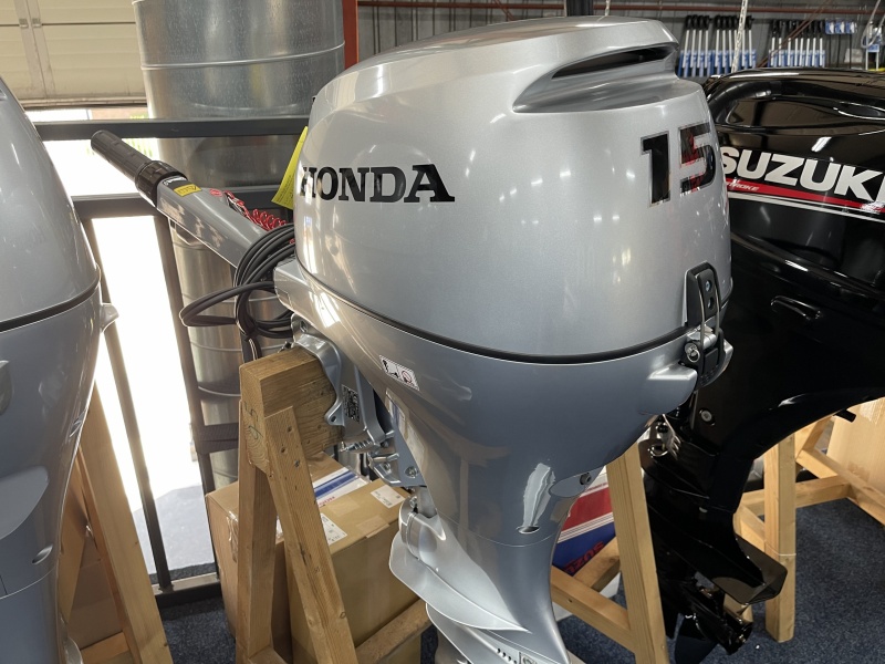 Honda 15  pk buitenboordmotor Kortstaart elektrische start