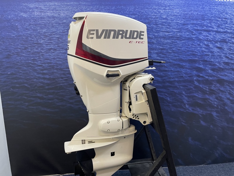 “ Evinrude 75 pk buitenboordmotor | NIEUWSTAAT “ Zo goed als nieuwe motor nauwelijks gebruikt