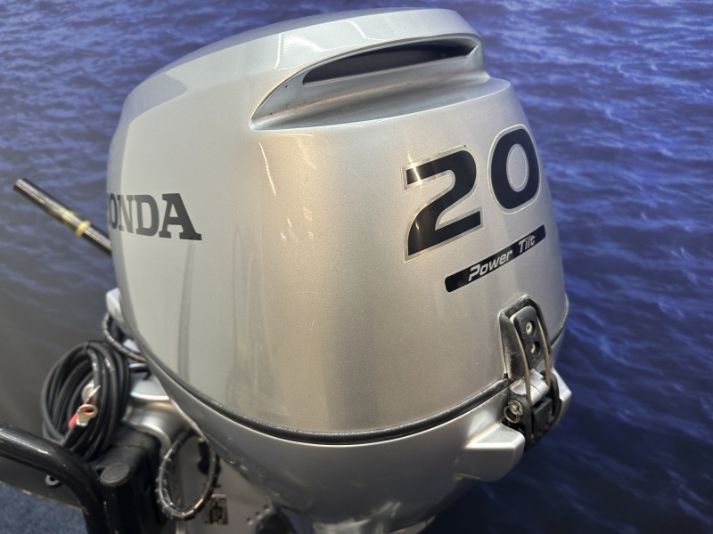 Honda 20 pk buitenboordmotor Langstaart Afstand bediend Elektrische start en tilt