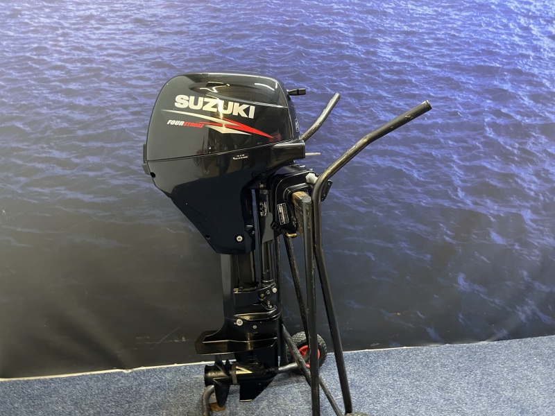 Suzuki 8 pk buitenboordmotor perfecte staat Langstaart elektrische start