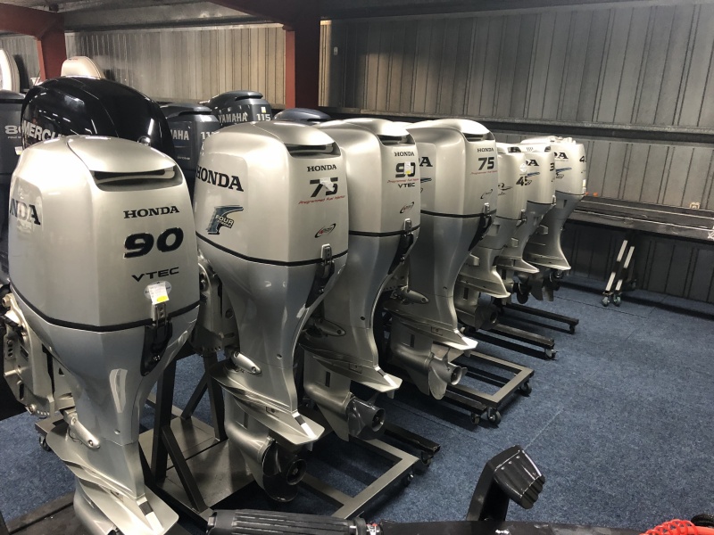 Honda 90 pk buitenboordmotor slechts 111 vaaruren Gebruik motor maar zo goed als nieuw Langstaart