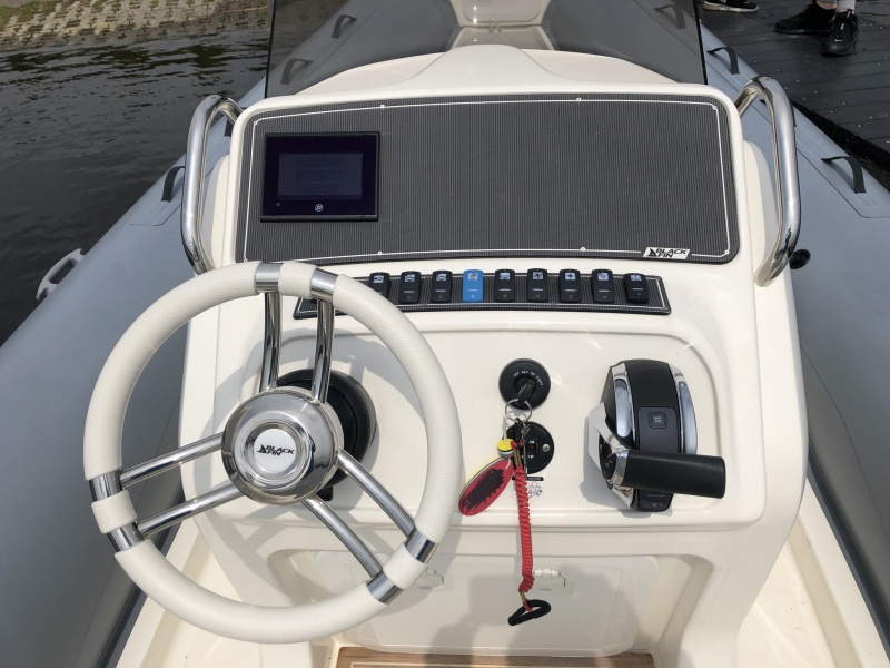 Nouva Jolly Black Fin 7 Mercury V8 Verado 4 takt