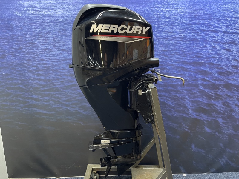 “Absolute nieuwstaat | Weinig vaaruren! | Krachtige motor” Mercury 50 pk buitenboordmotor | ELPT