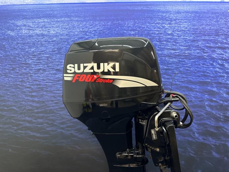 Suzuki 40 pk  buitenboordmotor langstaart el start powertrim