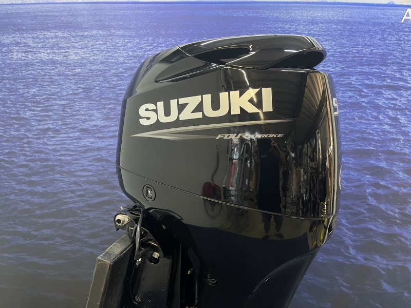 “ Suzuki 100 pk buitenboordmotor | 35 Vaar Uren slechts |” Zo goed als nieuwe gebruikte jonge motor. DF100ATL