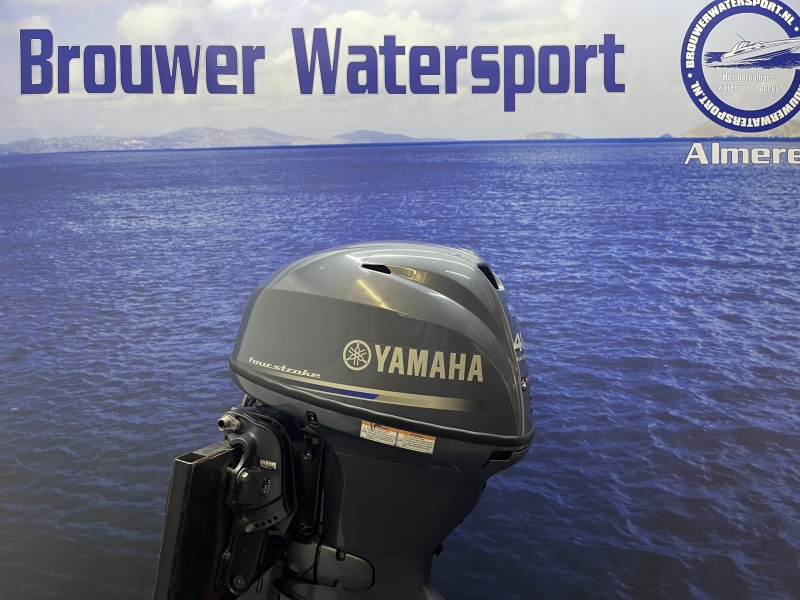 Yamaha 40 pk buitenboordmotor kortstaart powertrim slechts 23 vaaruren!!