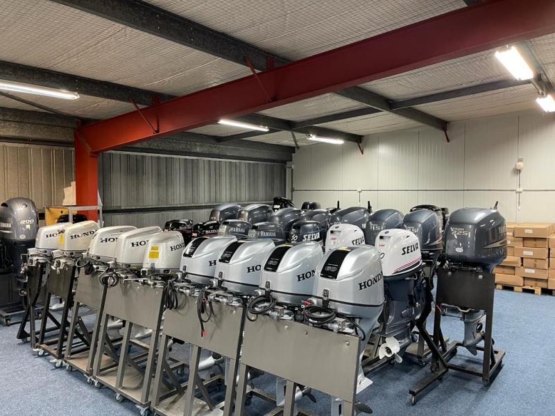 “ Honda 15 pk | Buitenboordmotor | Kortstaart |Nieuwstaat! “ BF15D SRU kortstaart elektrische start afstandsbediening