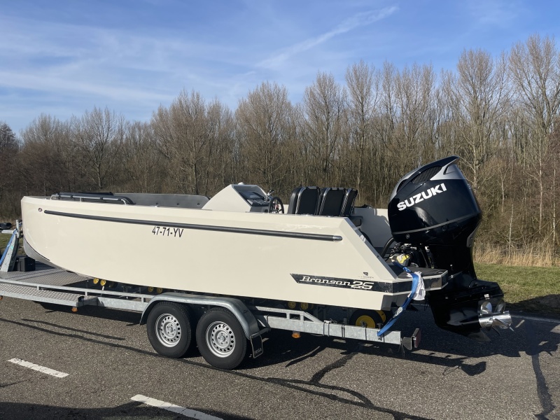 Bronson 25 Bullit Tender Yacht by Steeler