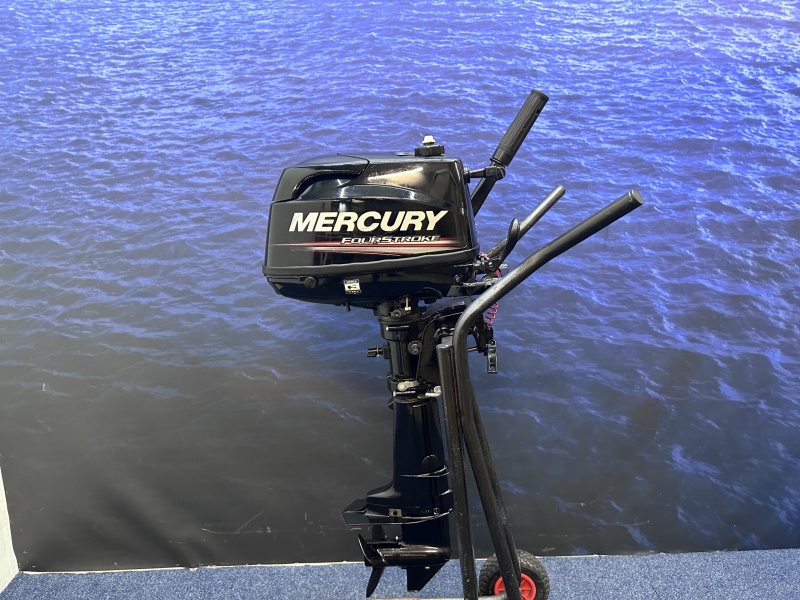 Mercury 5 pk buitenboordmotor | Kortstaart | Als Nieuw “ Kortstaart