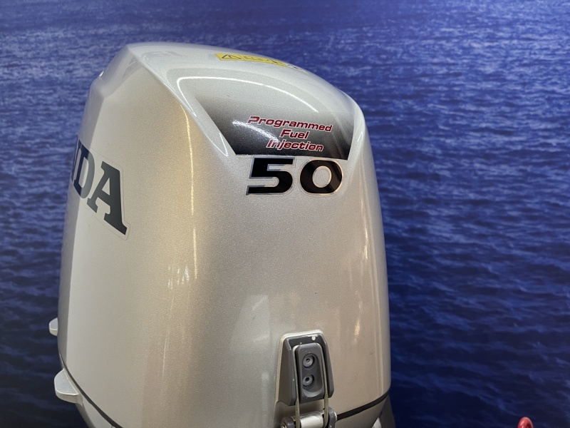 “ Honda 50 pk | Big Tiller | Powertrim | Een plaatje “ LRTU Langstaart el start knuppelbesturing