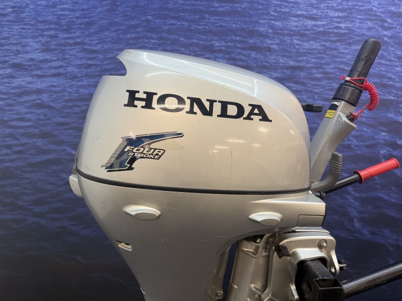 “Honda 20 pk | Kortstaart | Knuppel bediend “ BF20 SHU kortstaart gebruikte nette staat