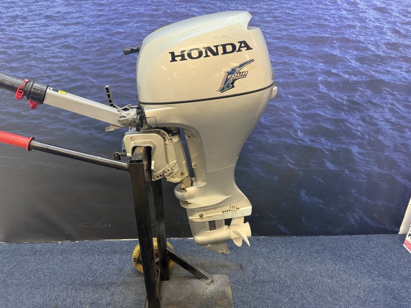“Honda 20 pk | Kortstaart | Knuppel bediend “ BF20 SHU kortstaart gebruikte nette staat