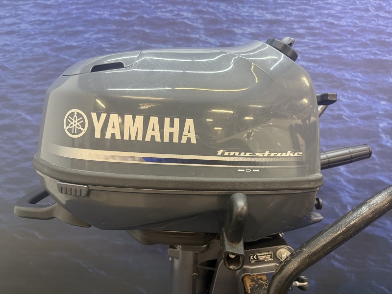 “ Yamaha 6pk buitenboordmotor | Nieuwstaat “ F6CMHL Langstaart zo goed als nieuwe gebruikte motor