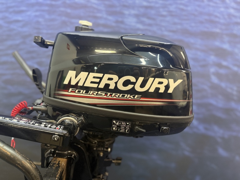 “Mercury 6pk buitenboordmotor | Nieuwstaat “staat F6MHS Zo goed als nieuw nauwelijks gebruikt