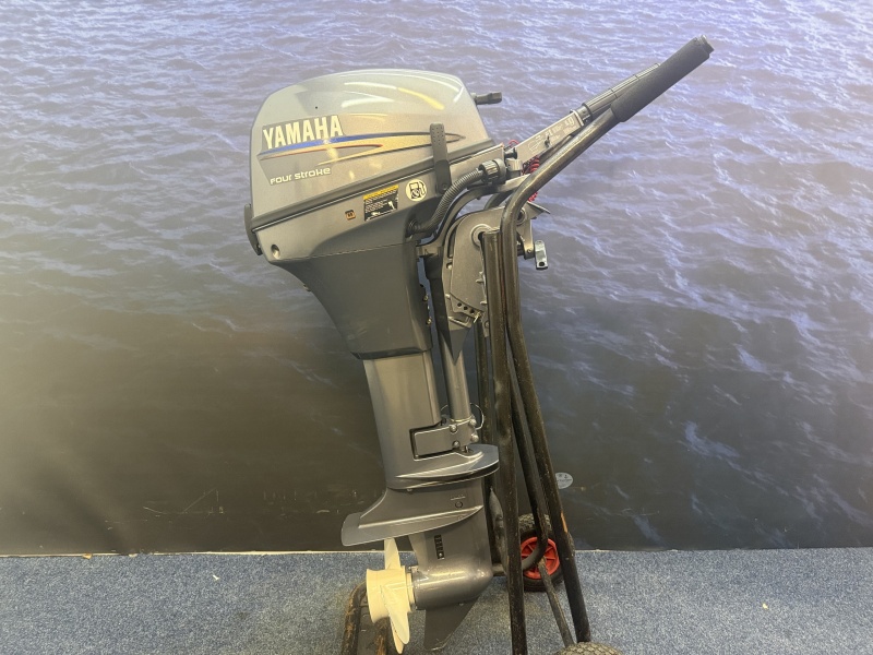 “ Yamaha 8 pk Hightrust | Nieuwstaat | 1e eigenaar “ Zo goed als nieuwe Werkmotor langstaart