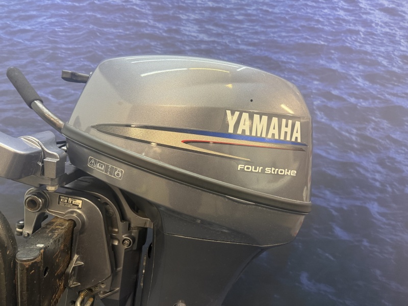 “ Yamaha 8 pk Hightrust | Nieuwstaat | 1e eigenaar “ Zo goed als nieuwe Werkmotor langstaart