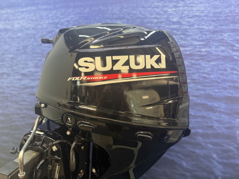 “ Suzuki 30 pk | Compleet in nieuwstaat | PowerTrim Langstaart elektrische start afstandsbediening powertrim