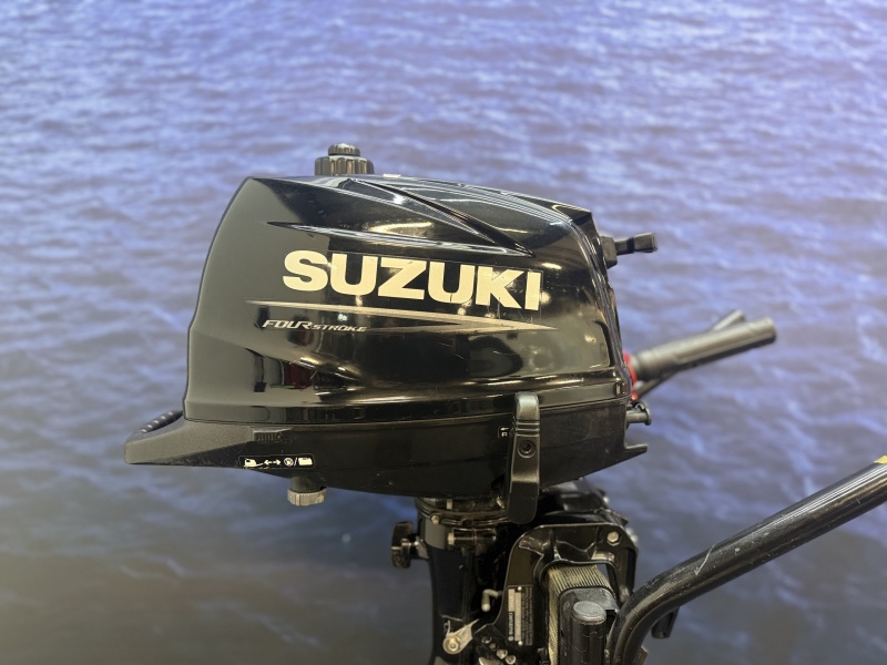 “Suzuki 6 pk buitenboordmotor | Nieuwstaat DF6AL