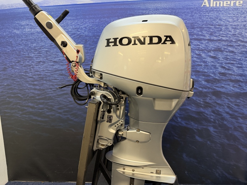 “Honda 40 pk buitenboordmotor | Big Tiller | Supermooi “ BF40 Knuppel besturing elektrische start