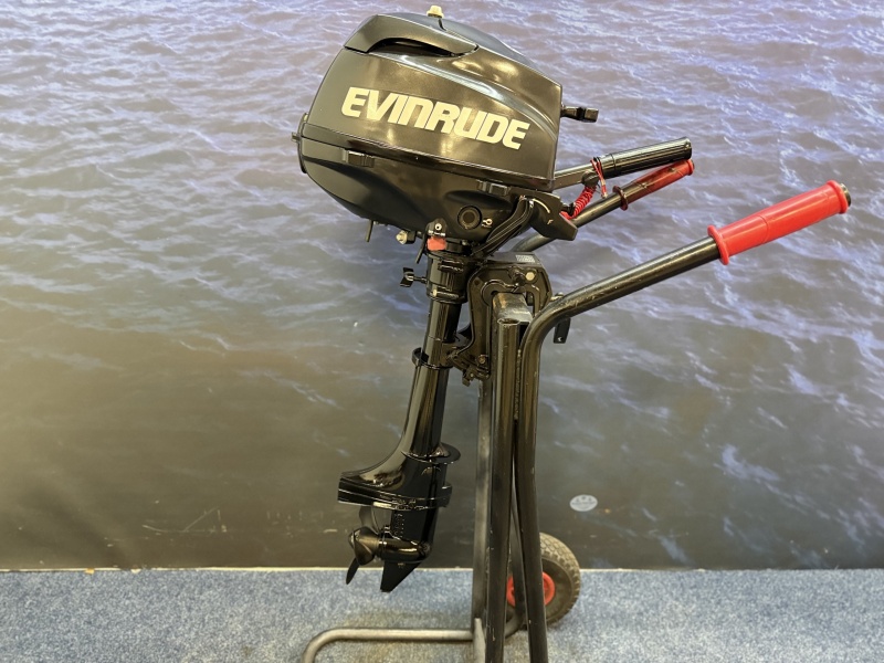 “ Evinrude/Mercury 3.5 pk buitenboordmotor kortstaart “ Zo goed als nieuwe gebruikte kortstaart