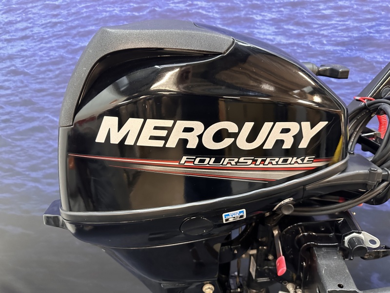 Mercury 20 pk Langstaart elektrisch gestart op de knuppel