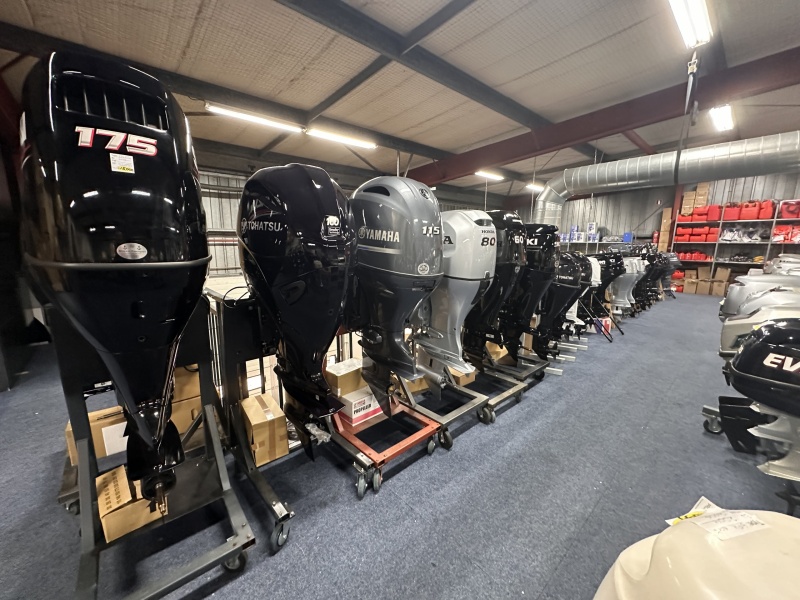 Yamaha Buitenboordmotor nieuw F15 CEHPL unieke motor langstaart knuppel bediening elektrische start en power tilt