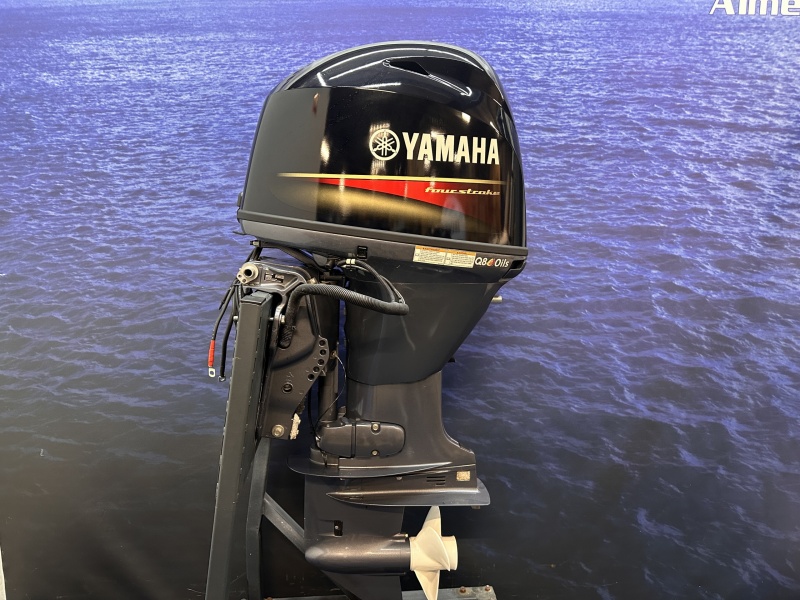 Selva /Yamaha 60 pk Selva = 100% Yamaha alleen met witte kap