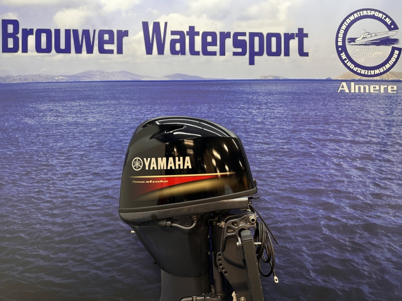 Selva /Yamaha 60 pk Selva = 100% Yamaha alleen met witte kap